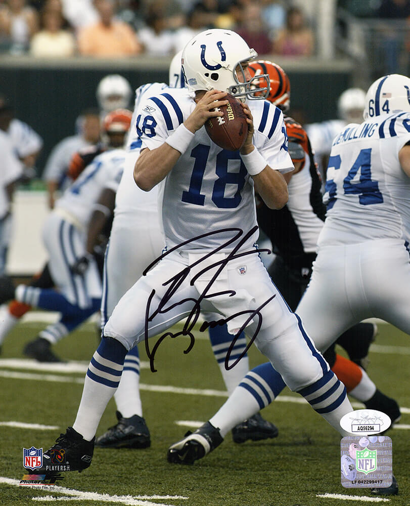 Peyton Manning Signed Indianapolis Colts White Jersey Drop Back vs Bengals 8x10 Photo - (JSA COA) - MAN08P316 - Peyton Manning Signed Indianapolis Colts White Jersey Drop Back vs Bengals 8x10 Photo - (JSA COA) product image