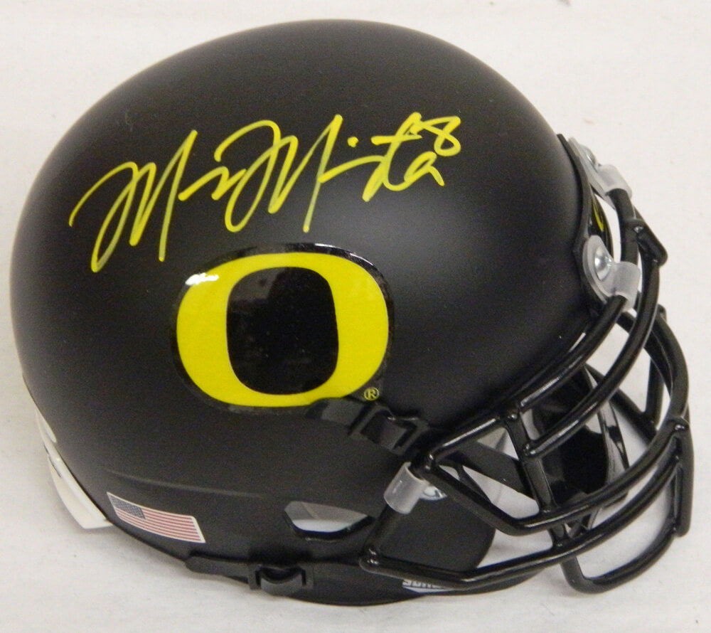 Marcus Mariota Signed Oregon Ducks Black Schutt Mini Helmet - MARMIN330 - Marcus Mariota Signed Oregon Ducks Black Schutt Mini Helmet product image