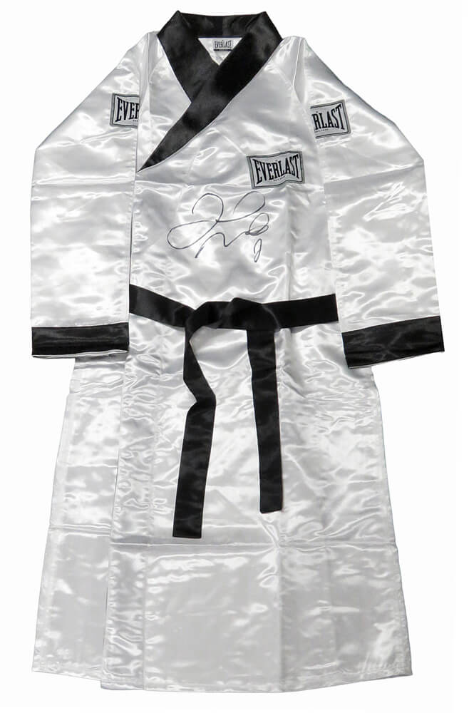 Floyd Mayweather Jr Signed Everlast White Boxing Robe - MAYROB500 - Floyd Mayweather Jr Signed Everlast White Boxing Robe product image