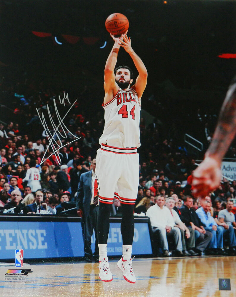Nikola Mirotic Signed Chicago Bulls Shooting Action 16x20 Photo - MIR16P200 - Nikola Mirotic Signed Chicago Bulls Shooting Action 16x20 Photo product image
