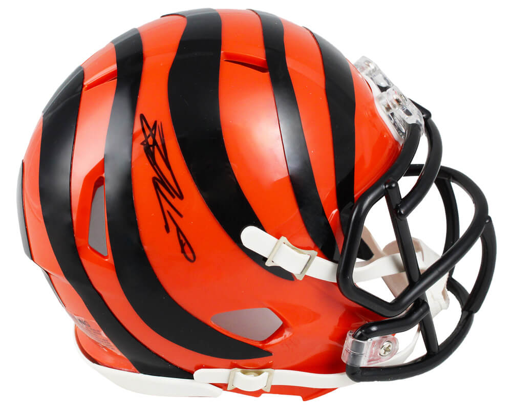 Joe Mixon Signed Cincinnati Bengals Riddell Speed Mini Helmet - MIXMIN300 - Joe Mixon Signed Cincinnati Bengals Riddell Speed Mini Helmet product image