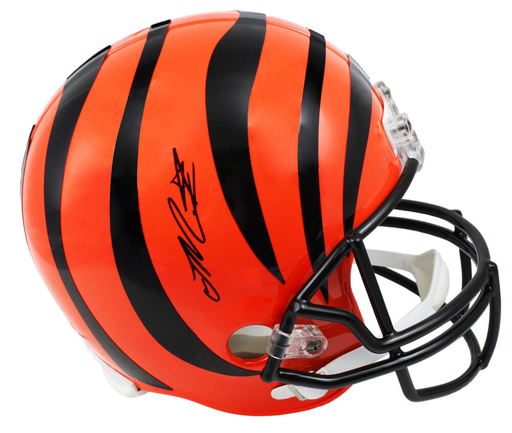 Joe Mixon Signed Cincinnati Bengals Riddell Full Size Replica Helmet - MIXREP300 - Joe Mixon Signed Cincinnati Bengals Riddell Full Size Replica Helmet product image