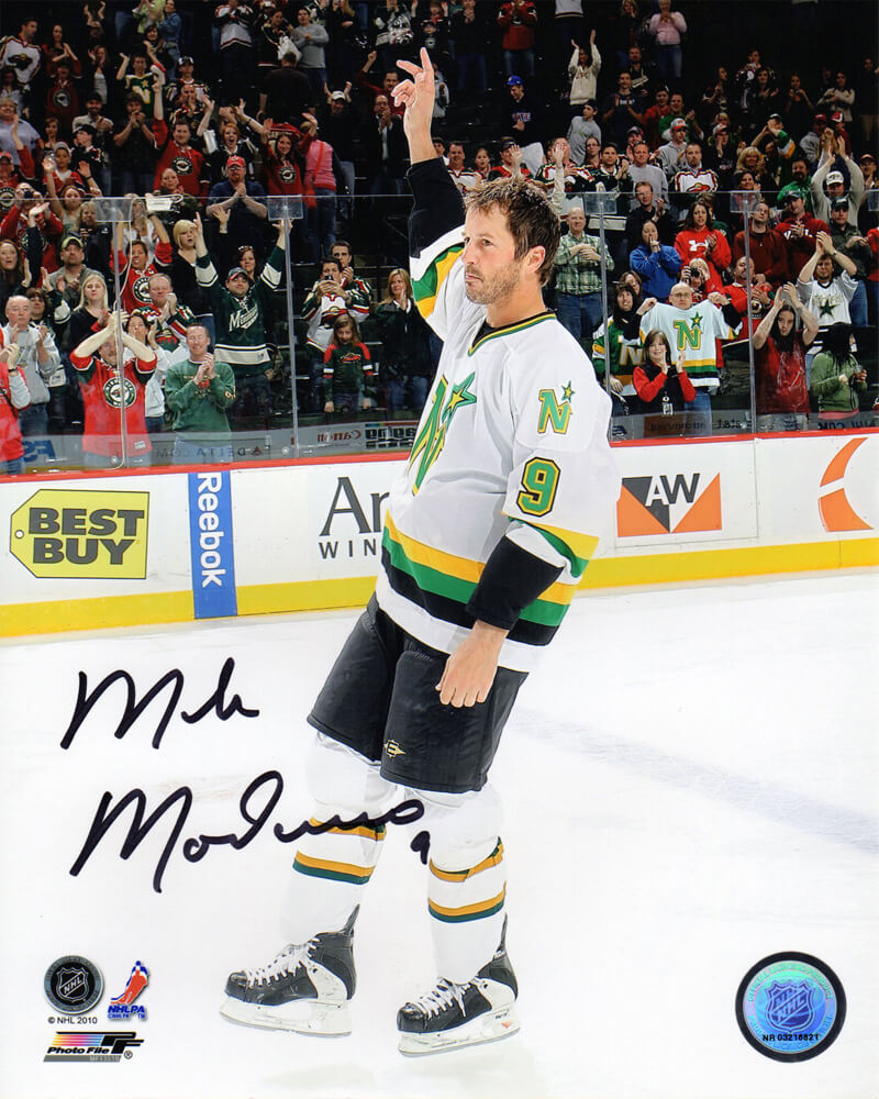 Mike Modano Signed Minnesota North Stars Waving To Crowd 8x10 Photo - MOD08P412 - Mike Modano Signed Minnesota North Stars Waving To Crowd 8x10 Photo product image