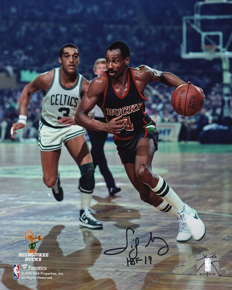 Sidney Moncrief Signed Milwaukee Bucks Action 8x10 Photo w/HOF'19 - MON08P200 - Sidney Moncrief Signed Milwaukee Bucks Action 8x10 Photo w/HOF'19 product image