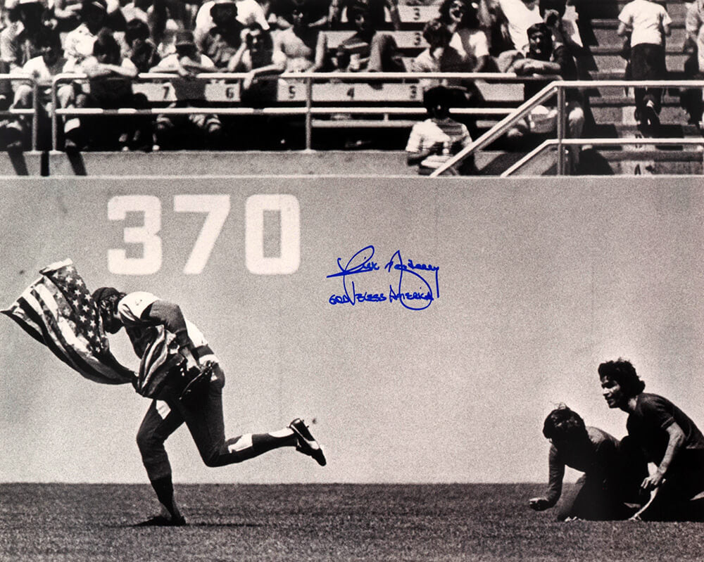 Rick Monday Signed Chicago Cubs B&W American Flag On Field 16x20 Photo w/God Bless America - MON16P130 - Rick Monday Signed Chicago Cubs B&W American Flag On Field 16x20 Photo w/God Bless America product image