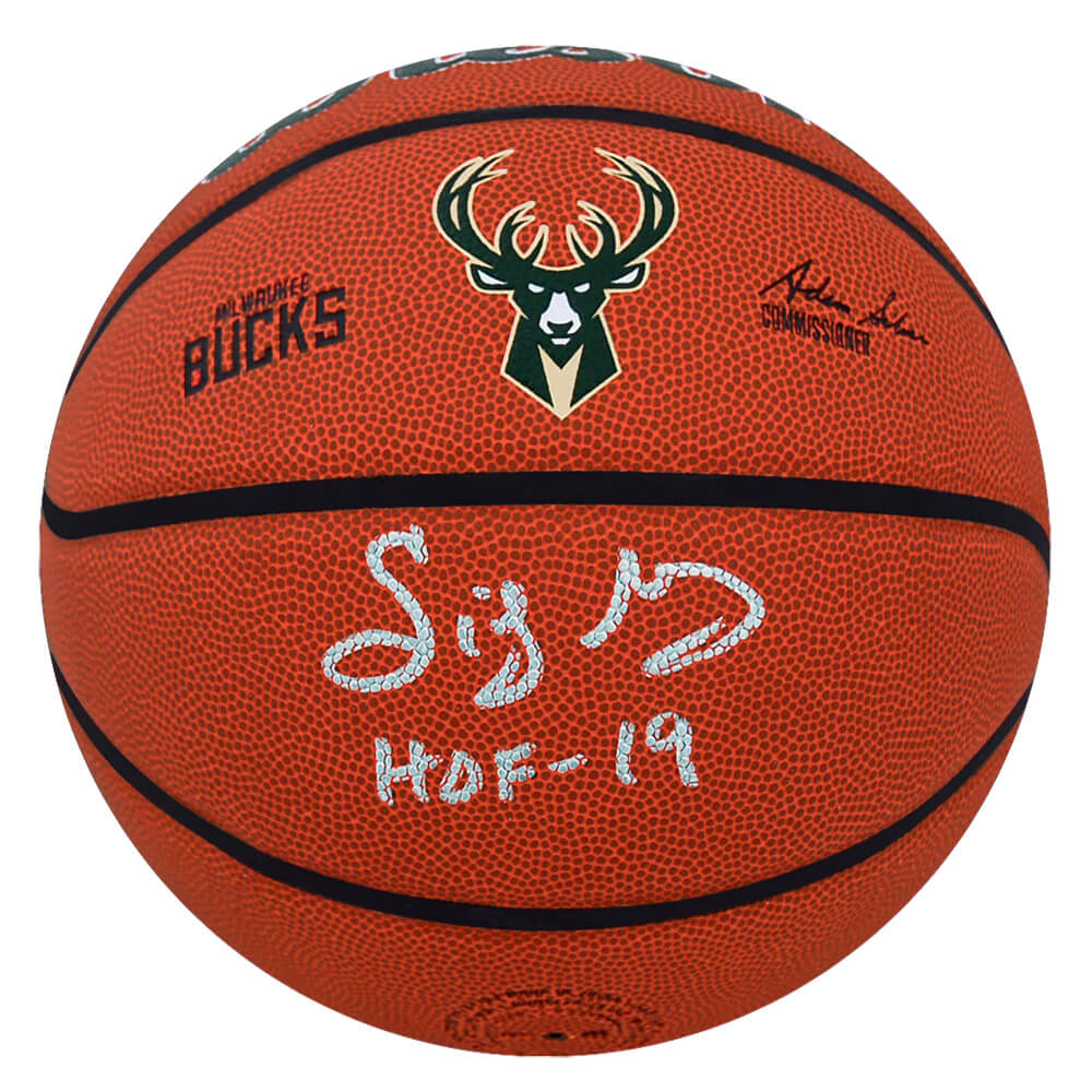 Sidney Moncrief Signed Milwaukee Bucks Logo Wilson NBA Basketball w/HOF'19 - MONBSK213 - Sidney Moncrief Signed Milwaukee Bucks Logo Wilson NBA Basketball w/HOF'19 product image