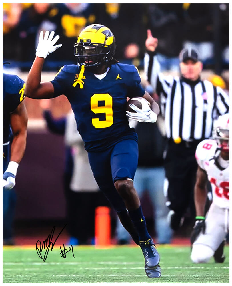 Rod Moore Signed Michigan Wolverines Navy Jersey With Football 16x20 Photo - MOO16P310MYS - Rod Moore Signed Michigan Wolverines Navy Jersey With Football 16x20 Photo product image