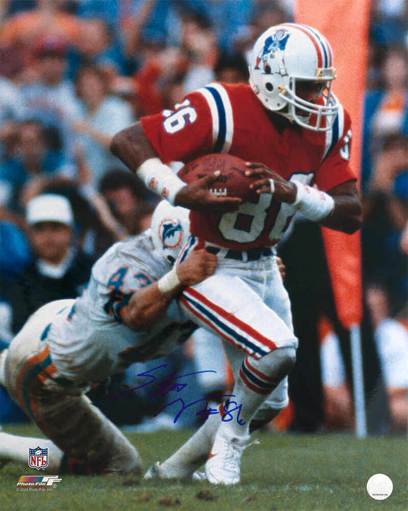 Stanley Morgan Signed New England Patriots Red Jersey Action 16x20 Photo - MOR16P310 - Stanley Morgan Signed New England Patriots Red Jersey Action 16x20 Photo product image