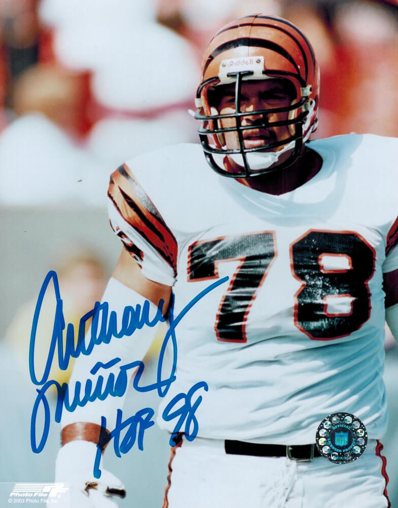 Anthony Munoz Signed Bengals Action 8x10 Photo w/HOF 98 - MUN08P300 - Anthony Munoz Signed Bengals Action 8x10 Photo w/HOF 98 product image