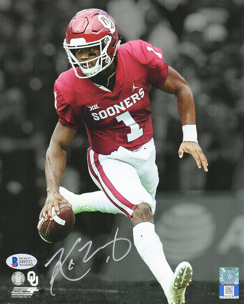 Kyler Murray Signed Oklahoma Sooners Spotlight 8x10 Photo (Beckett) - MUR08P310 - Kyler Murray Signed Oklahoma Sooners Spotlight 8x10 Photo (Beckett) product image