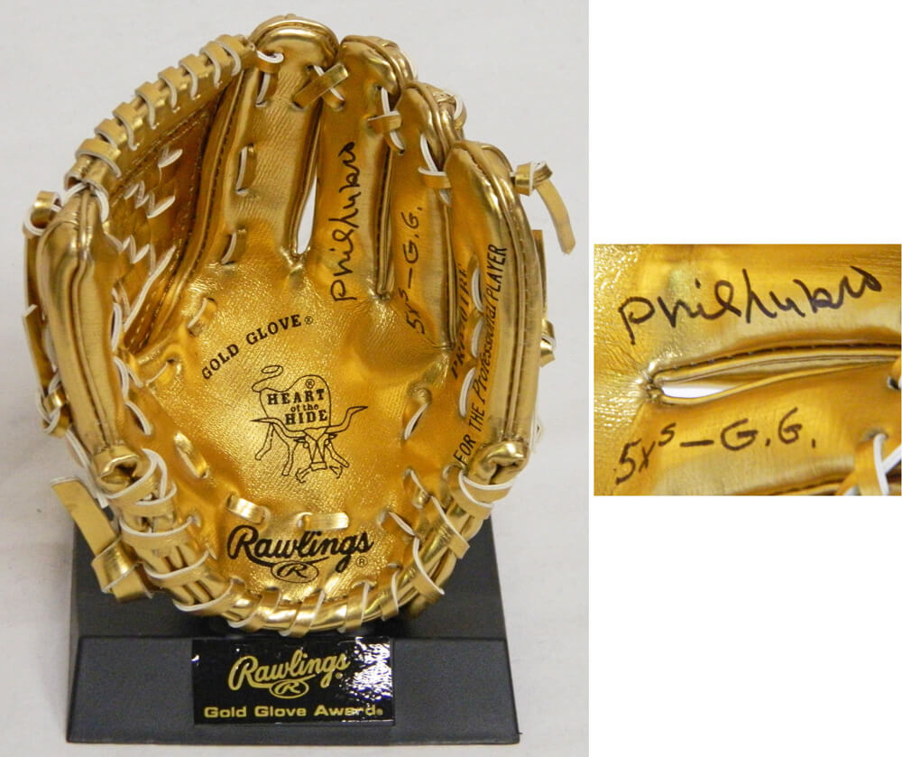 Phil Niekro Signed Rawlings Gold Glove Winners Mini Gold Glove w/5x GG - NIEGLV100 - Phil Niekro Signed Rawlings Gold Glove Winners Mini Gold Glove w/5x GG product image