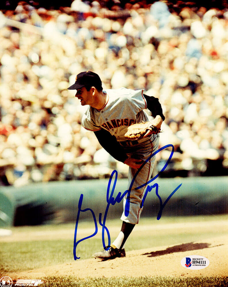 Gaylord Perry Signed San Francisco Giants Pitching Action 8x10 Photo (Beckett) - PER08P107 - Gaylord Perry Signed San Francisco Giants Pitching Action 8x10 Photo (Beckett) product image