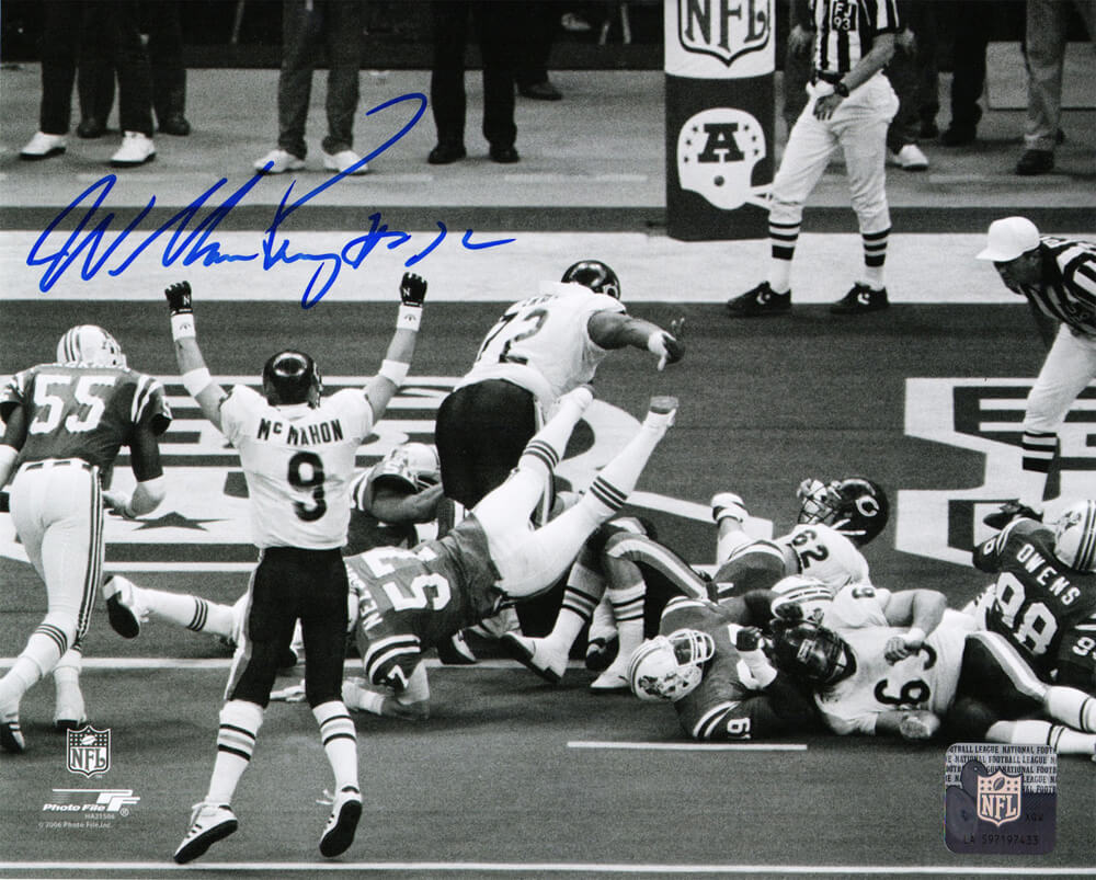 William Perry Signed Chicago Bears Super Bowl XX Touchdown Run B&W 8x10 Photo - PER08P305 - William Perry Signed Chicago Bears Super Bowl XX Touchdown Run B&W 8x10 Photo product image