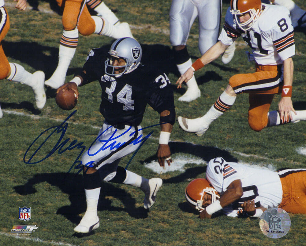 Greg Pruitt Signed Raiders Black Jersey Action vs. Browns 8x10 Photo - PRU08P301 - Greg Pruitt Signed Raiders Black Jersey Action vs. Browns 8x10 Photo product image