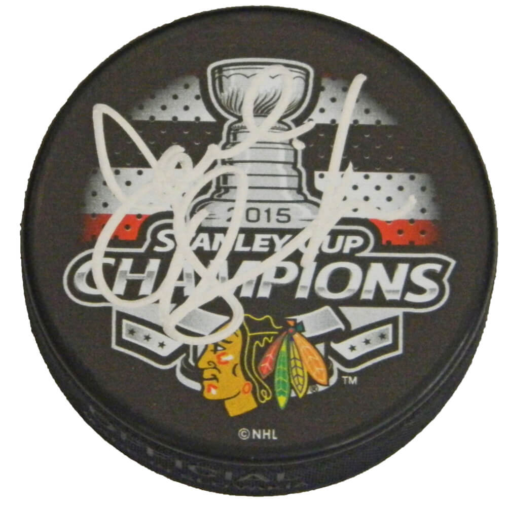 Joel Quenneville Signed Chicago Blackhawks 2015 Stanley Cup Champs Logo Hockey Puck - QUEPUC407 - Joel Quenneville Signed Chicago Blackhawks 2015 Stanley Cup Champs Logo Hockey Puck product image