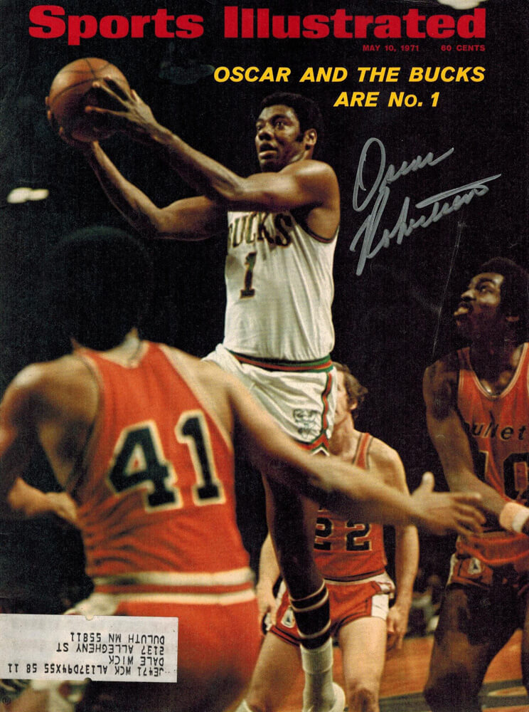 Oscar Robertson Signed Bucks Sports Illustrated 5/10/71 Original Magazine - ROBMAG201 - Oscar Robertson Signed Bucks Sports Illustrated 5/10/71 Original Magazine product image