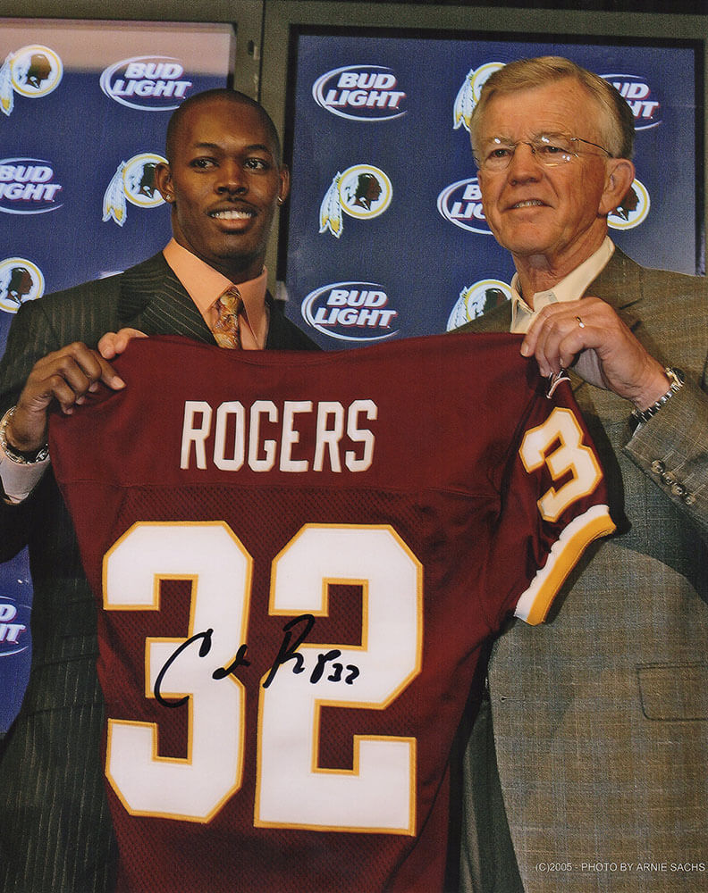 Carlos Rogers Signed Washington Football Team Draft Day Holding Jersey 8×10 Photo - ROG08P301TW - Carlos Rogers Signed Washington Football Team Draft Day Holding Jersey 8×10 Photo product image