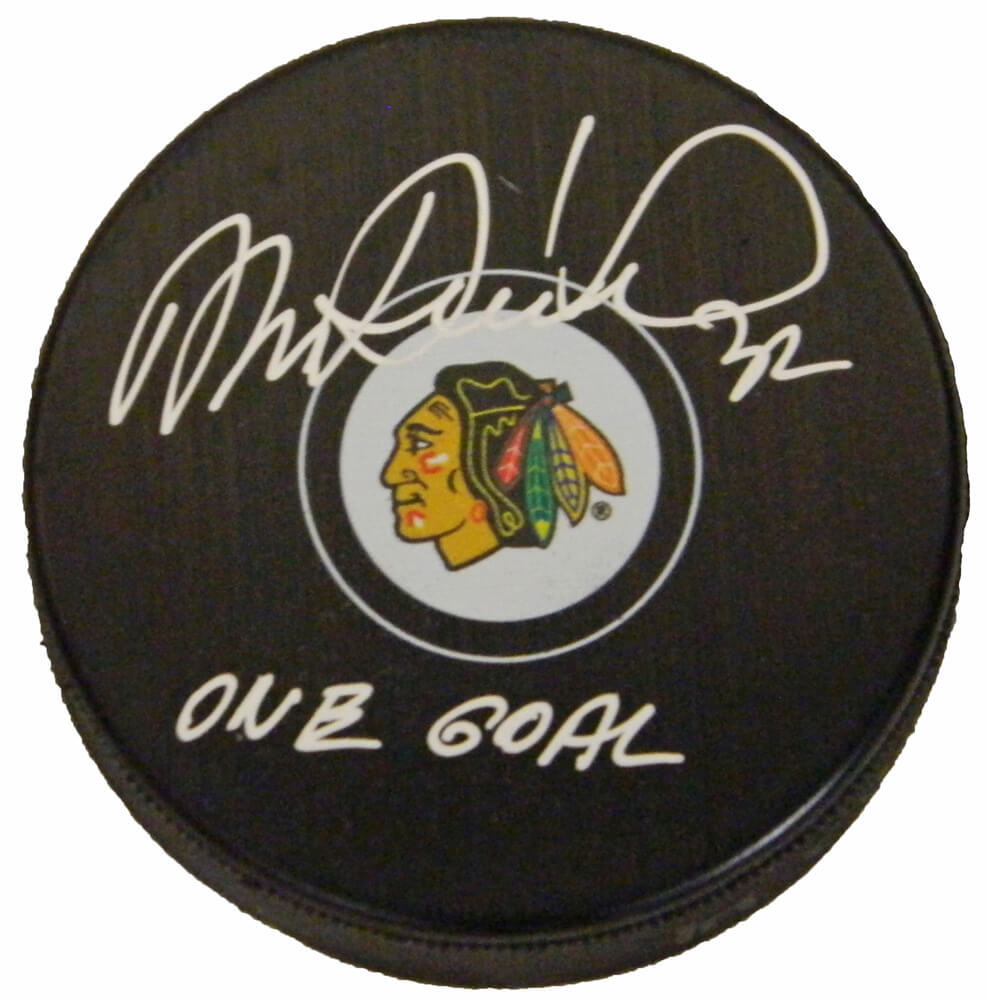 Michal Rozsival Signed Chicago Blackhawks Logo Hockey Puck w/One Goal - ROZPUC402 - Michal Rozsival Signed Chicago Blackhawks Logo Hockey Puck w/One Goal product image