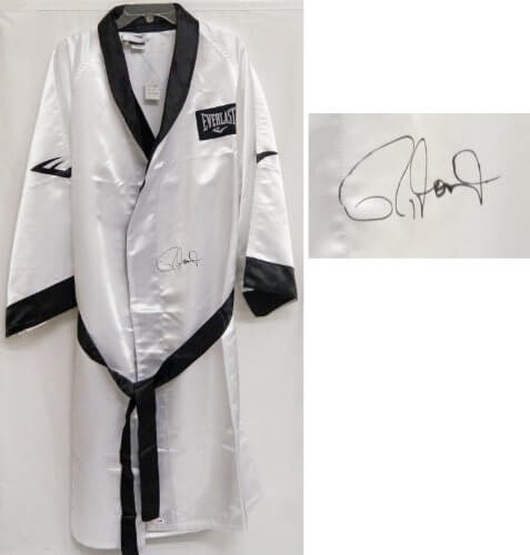 Roy Jones Jr Signed Autographed Everlast White Full Length Boxing Robe - JONROB500 - Roy Jones Jr Signed Autographed Everlast White Full Length Boxing Robe product image