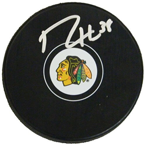 Ryan Hartman Signed Chicago Blackhawks Logo Hockey Puck - HARPUC410 - Ryan Hartman Signed Chicago Blackhawks Logo Hockey Puck product image
