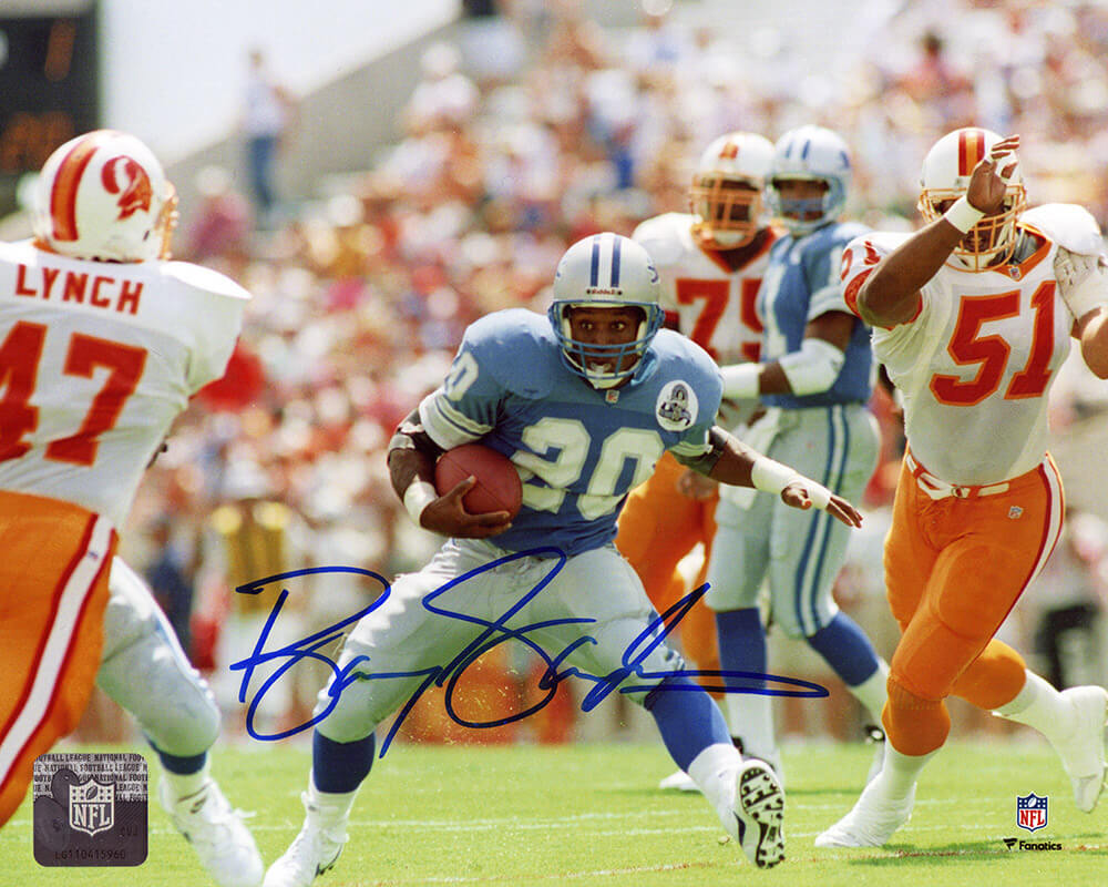 Barry Sanders Signed Detroit Lions vs Bucs Action 8x10 Photo (In Blue) - SAN08P323 - Barry Sanders Signed Detroit Lions vs Bucs Action 8x10 Photo (In Blue) product image