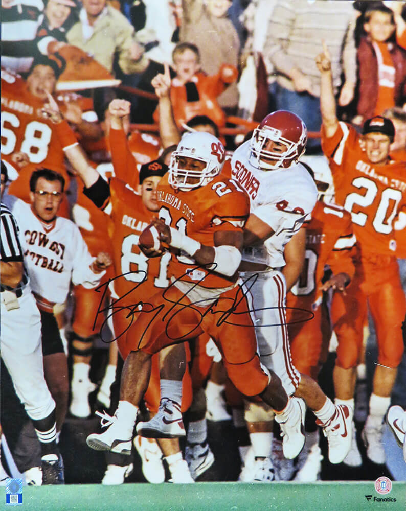 Barry Sanders Signed Oklahoma State Action vs Sooners 16x20 Photo - SAN16P319 - Barry Sanders Signed Oklahoma State Action vs Sooners 16x20 Photo product image