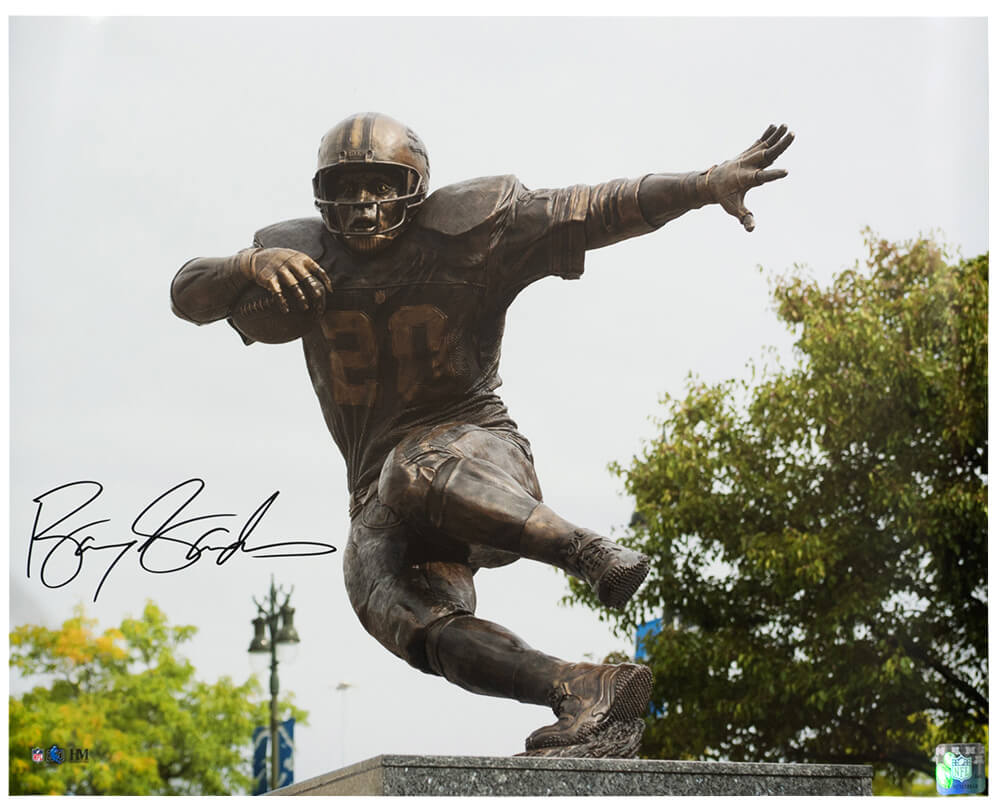 Barry Sanders Signed Lions Barry Sanders Statue Close Up 16x20 Photo - SAN16P323 - Barry Sanders Signed Lions Barry Sanders Statue Close Up 16x20 Photo product image