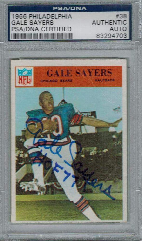 Gale Sayers Signed Bears 1966 Philadelphia Rookie Card #38 w/HOF'77 PSA/DNA - SAYCAR300 - Gale Sayers Signed Bears 1966 Philadelphia Rookie Card #38 w/HOF'77 PSA/DNA product image