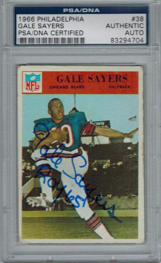Gale Sayers Signed Bears 1966 Philadelphia Rookie Card #38 w/ROY'65 PSA/DNA - SAYCAR301 - Gale Sayers Signed Bears 1966 Philadelphia Rookie Card #38 w/ROY'65 PSA/DNA product image