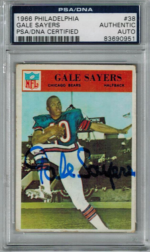 Gale Sayers Signed Bears 1966 Philadelphia Rookie Card #38 PSA/DNA - SAYCAR302 - Gale Sayers Signed Bears 1966 Philadelphia Rookie Card #38 PSA/DNA product image