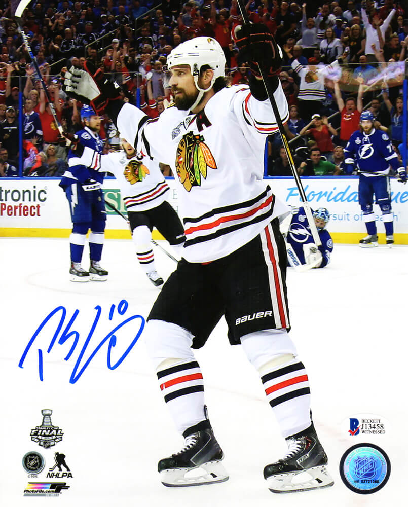Patrick Sharp Signed Blackhawks 2015 Stanley Cup Finals Arms Raised Celebration 8x10 Photo (Beckett) - SHA08P445 - Patrick Sharp Signed Blackhawks 2015 Stanley Cup Finals Arms Raised Celebration 8x10 Photo (Beckett) product image