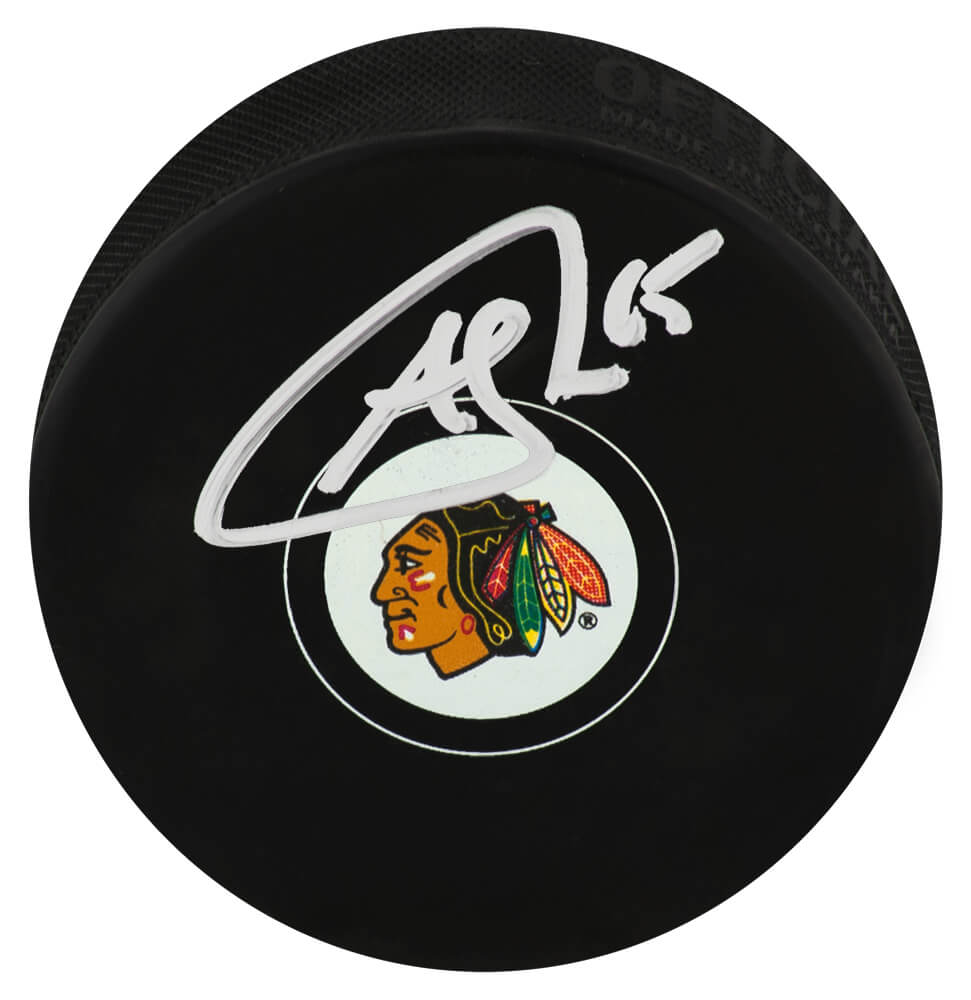 Andrew Shaw Signed Blackhawks Logo Hockey Puck - SHAPUC407 - Andrew Shaw Signed Blackhawks Logo Hockey Puck product image