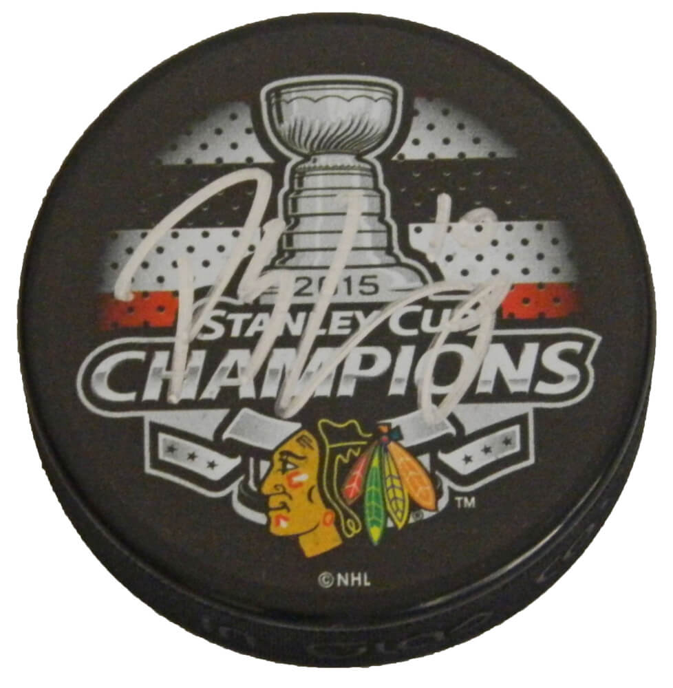 Patrick Sharp Signed Chicago Blackhawks 2015 Stanley Cup Champs Logo Hockey Puck - SHAPUC440 - Patrick Sharp Signed Chicago Blackhawks 2015 Stanley Cup Champs Logo Hockey Puck product image