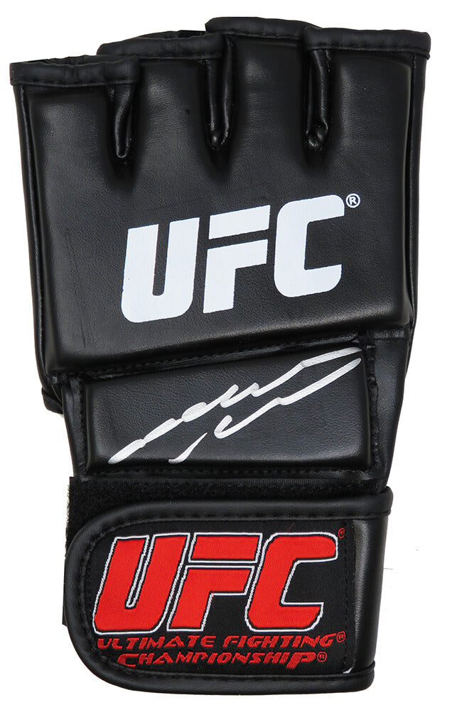 Anderson Silva Signed UFC MMA Black Fight Glove - (PSA) - SILGLV500 - Anderson Silva Signed UFC MMA Black Fight Glove - (PSA) product image