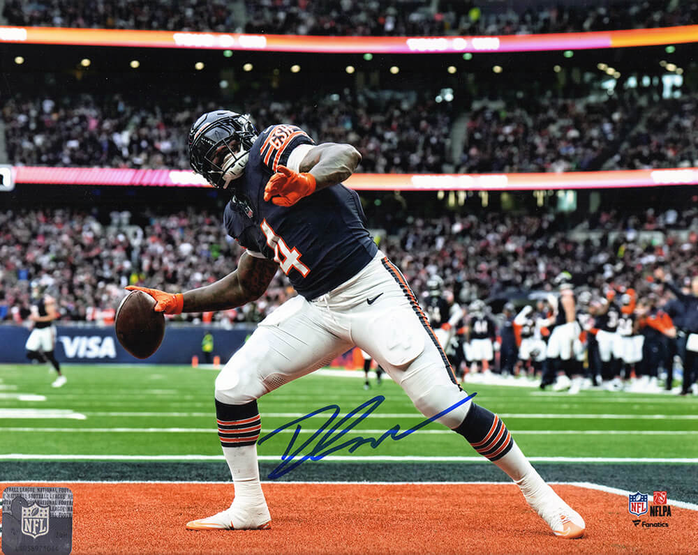 D'Andre Swift Signed Chicago Bears Touchdown Celebration 8x10 Photo - SWI08P310 - D'Andre Swift Signed Chicago Bears Touchdown Celebration 8x10 Photo product image