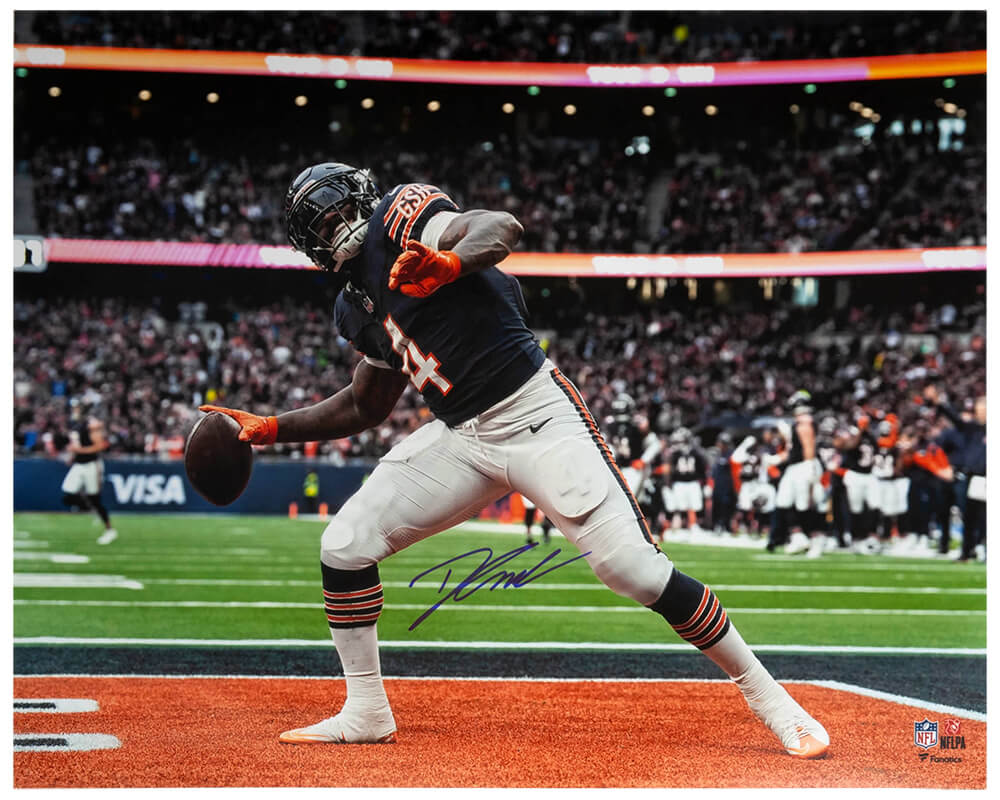 D'Andre Swift Signed Chicago Bears Touchdown Celebration 16x20 Photo - SWI16P321 - D'Andre Swift Signed Chicago Bears Touchdown Celebration 16x20 Photo product image
