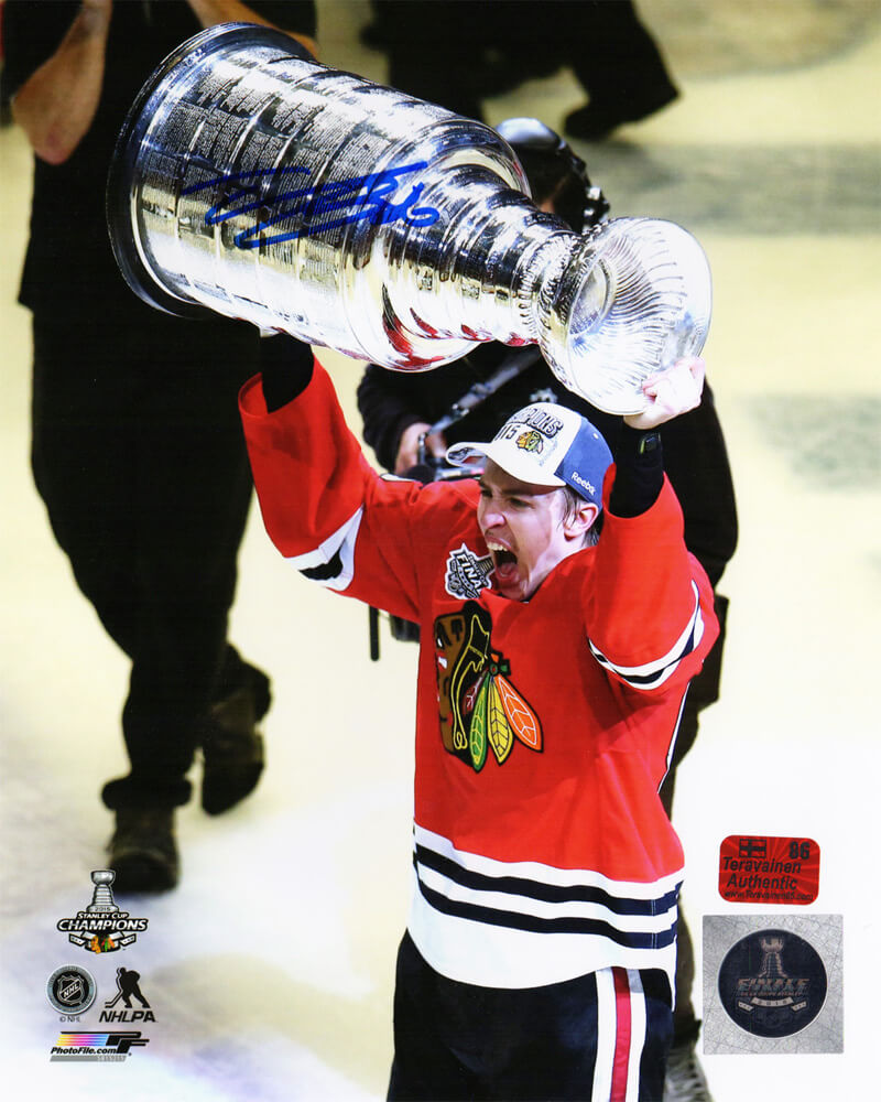 Teuvo Teravainen Signed Chicago Blackhawks 2015 Stanley Cup Holding Trophy 8x10 Photo - TER08P401 - Teuvo Teravainen Signed Chicago Blackhawks 2015 Stanley Cup Holding Trophy 8x10 Photo product image