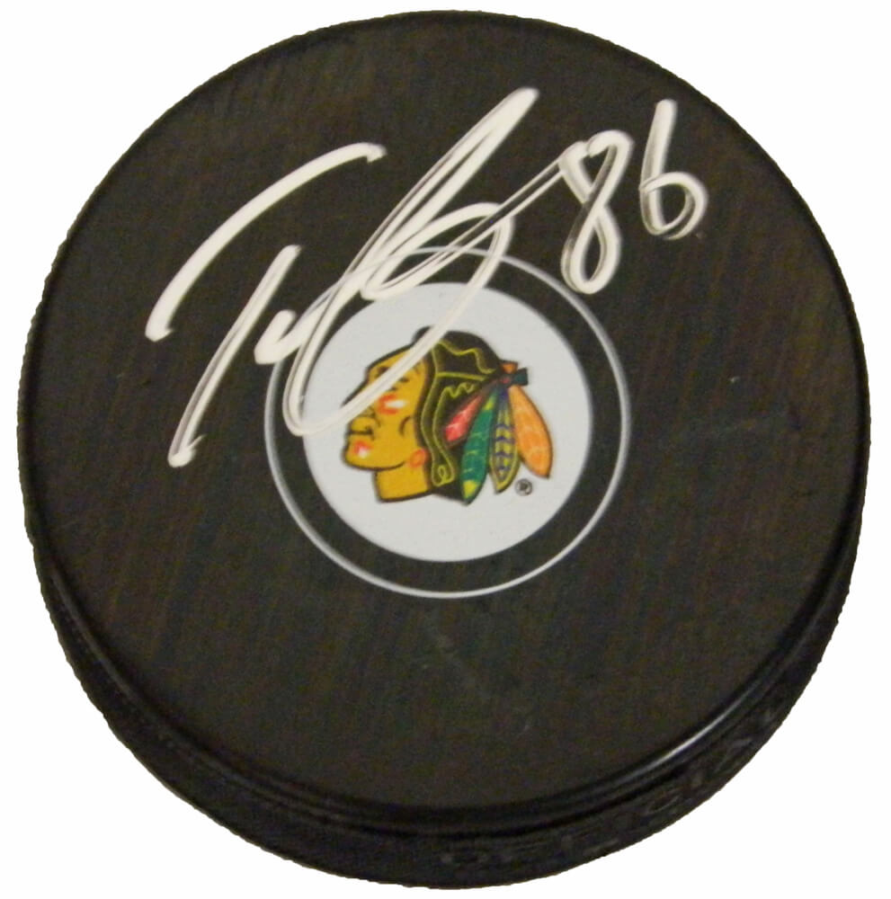 Teuvo Teravainen Signed Chicago Blackhawks Logo Hockey Puck - TERPUC400 - Teuvo Teravainen Signed Chicago Blackhawks Logo Hockey Puck product image