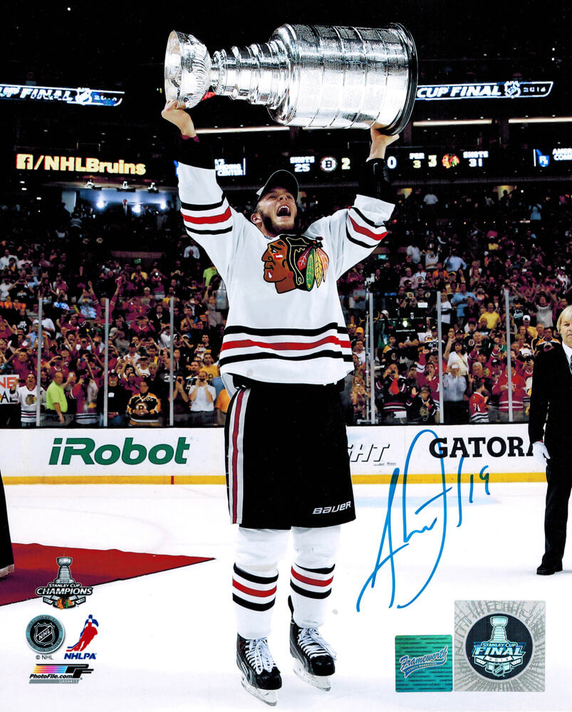 Jonathan Toews Signed Blackhawks 2013 Stanley Cup Trophy 8x10 Photo - TOE08P400 - Jonathan Toews Signed Blackhawks 2013 Stanley Cup Trophy 8x10 Photo product image