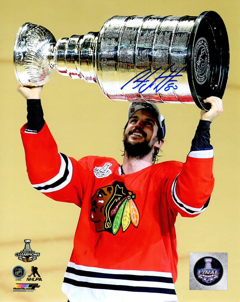 Antoine Vermette Signed Chicago Blackhawks 2015 Stanley Cup Trophy 8x10 Photo - VER08P420 - Antoine Vermette Signed Chicago Blackhawks 2015 Stanley Cup Trophy 8x10 Photo product image