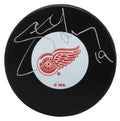 Steve Yzerman Signed Detroit Red Wings Logo Hockey Puck - YZEPUC404 - Steve Yzerman Signed Detroit Red Wings Logo Hockey Puck product image