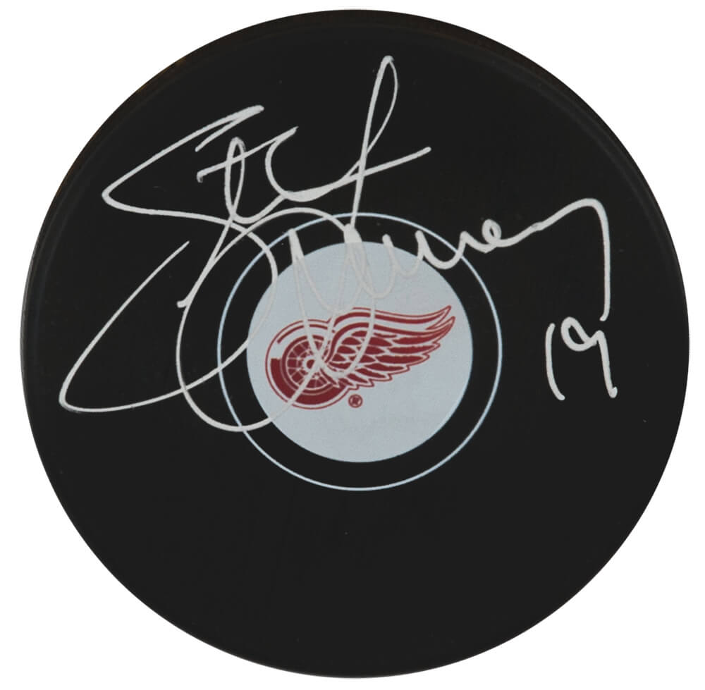 Steve Yzerman Signed Detroit Red Wings Logo Hockey Puck - (Beckett) - YZEPUC405 - Steve Yzerman Signed Detroit Red Wings Logo Hockey Puck - (Beckett) product image