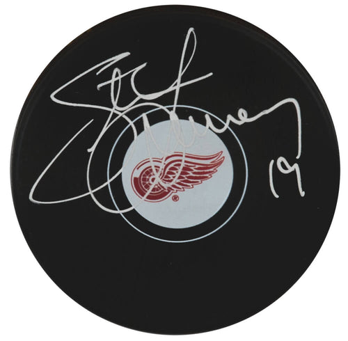 Steve Yzerman Signed Detroit Red Wings Logo Hockey Puck - (Beckett) - YZEPUC405 - Steve Yzerman Signed Detroit Red Wings Logo Hockey Puck - (Beckett) product image